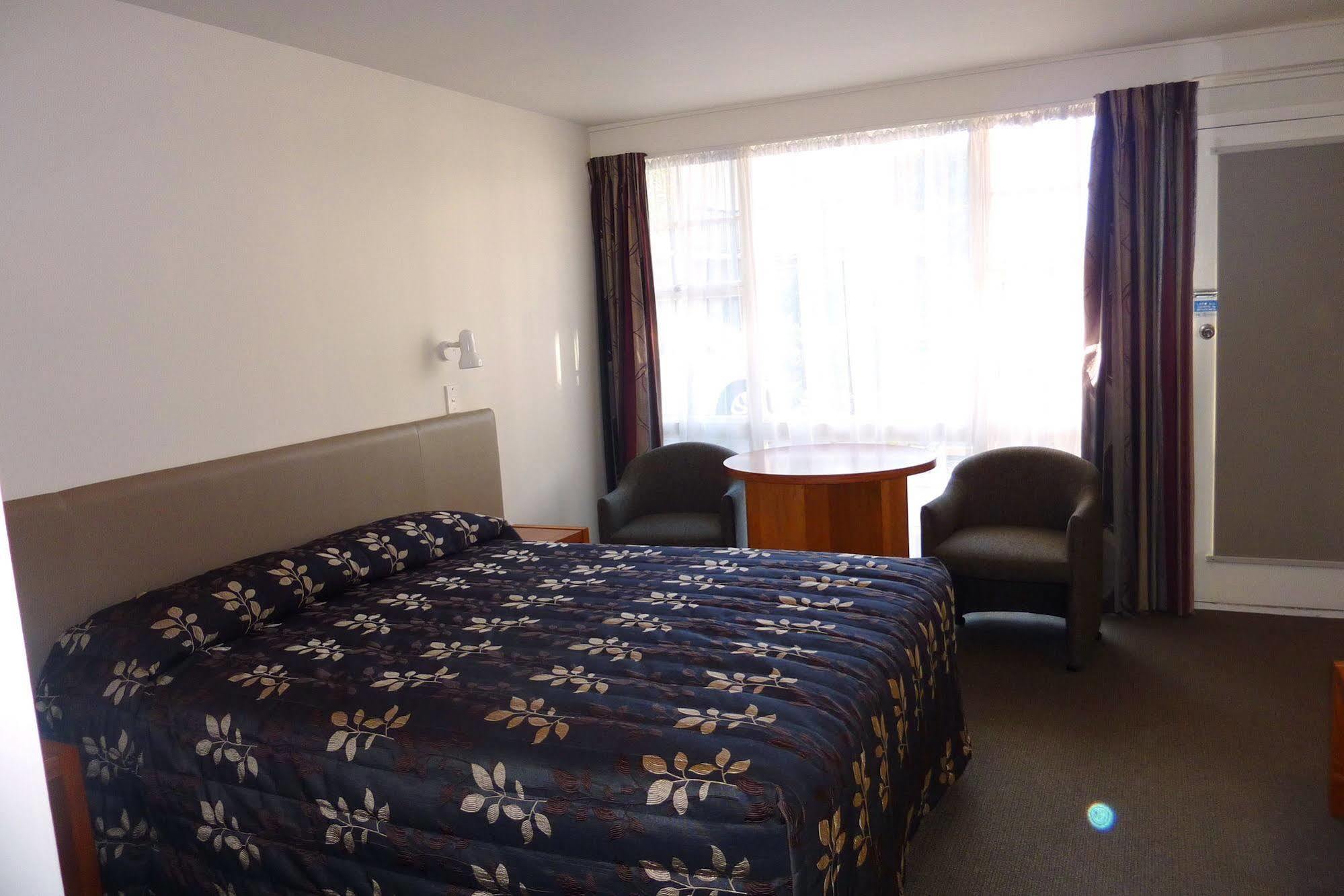 Colonial Inn Motel Κράισττσερτς Εξωτερικό φωτογραφία
