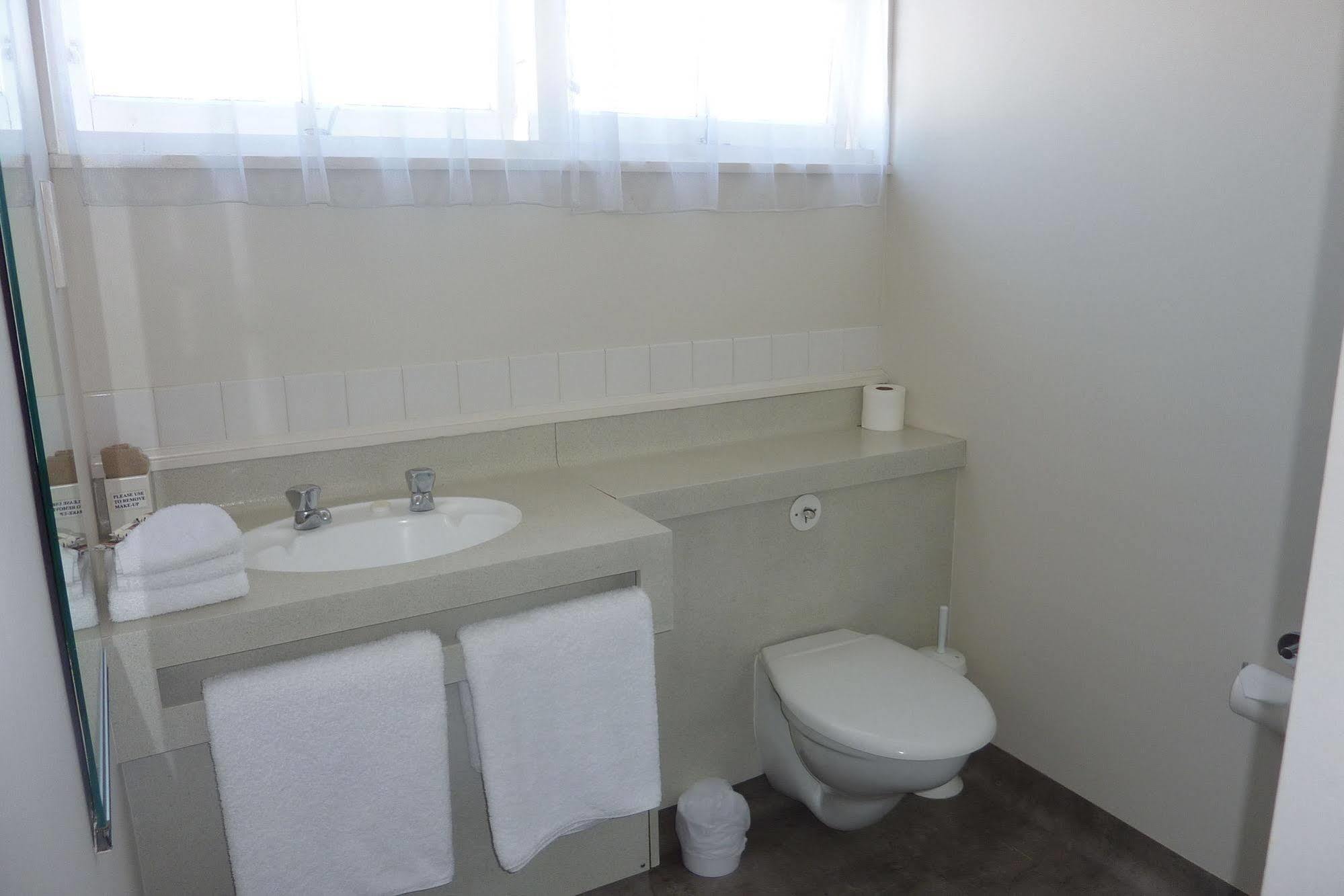 Colonial Inn Motel Κράισττσερτς Εξωτερικό φωτογραφία