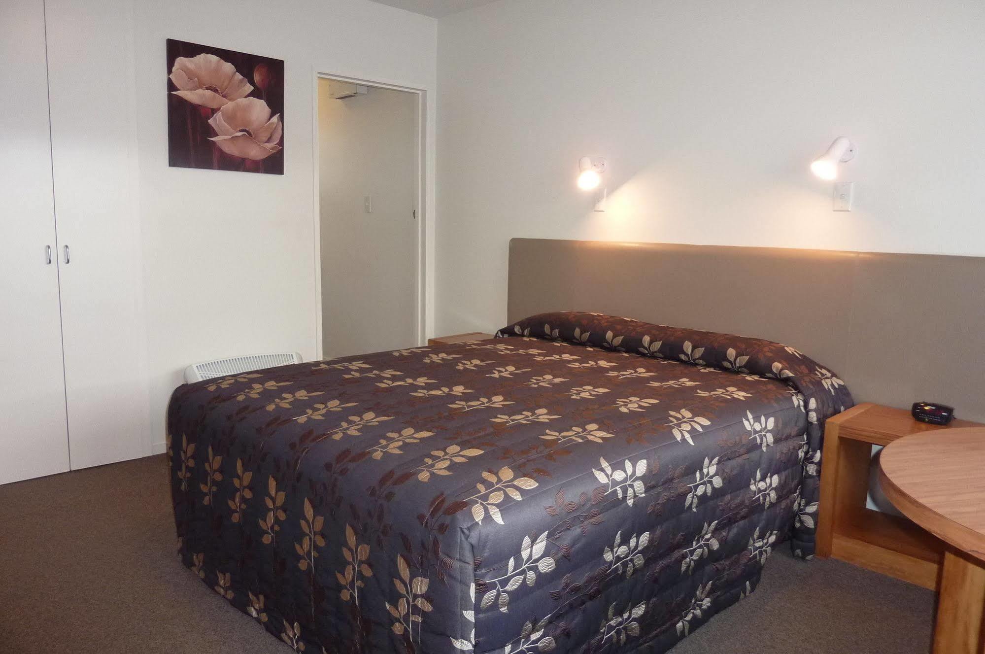Colonial Inn Motel Κράισττσερτς Εξωτερικό φωτογραφία